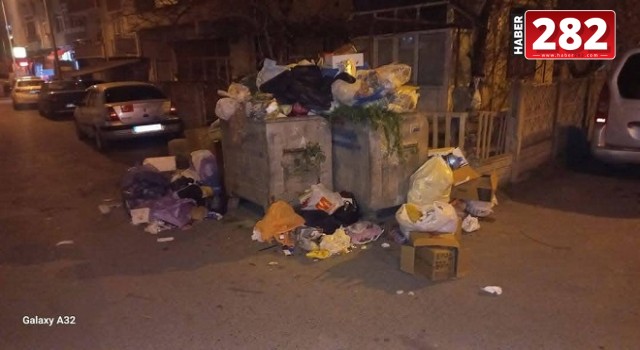 Çorlu Çobançeşme Mahallesi’nde Çöp Sorunu: “Belediyenin Parası mı Bitti, Hizmet Bekliyoruz!”