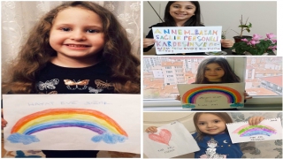 Sağlık çalışanlarının çocuklarından resimlerle "evde kal" çağrısı 