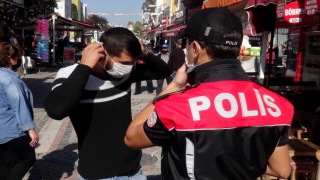 Edirne’de turistlerin yoğun olduğu caddelerde maske denetimi 