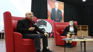 TÜ Öğretim Üyesi Prof. Dr. Uzunoğlu öğrencilerle buluştu