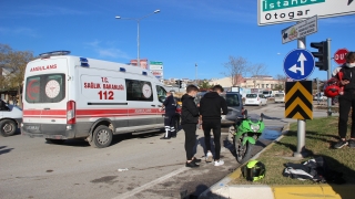 Edirne’de ehliyetsiz sürücünün kullandığı araç motosiklete çarptı: 1 yaralı