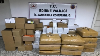 Edirne’de 4 bin 347 şişe kaçak parfüm ve oto kokusu ele geçirildi