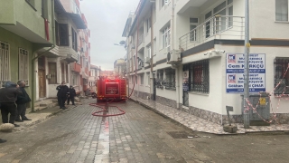 Edirne’de bir evde çıkan yangın itfaiye ekipleri tarafından söndürüldü