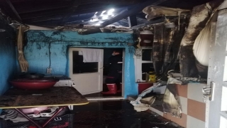 Hayrabolu’da yangın sonucu 2 evde hasar oluştu