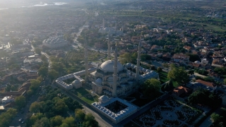 Selimiye Camisi’nin görüntüsünü engelleyen cami civarındaki yapılar kaldırılacak