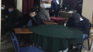 Kırklareli’nde 2 işletmede kumar oynayan 46 kişiye 144 bin 900 lira ceza verildi