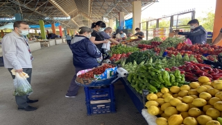 Trakya’da vatandaşlar Kovid19 tedbirleriyle pazarlara alınıyor