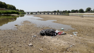 Debisi düşünce Meriç Nehri’ne atılan çöpler ortaya çıktı