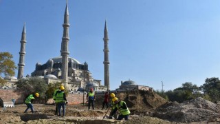 Selimiye Camii’nin çevre düzenlemesinde Roma dönemine ait aile mezarı bulundu