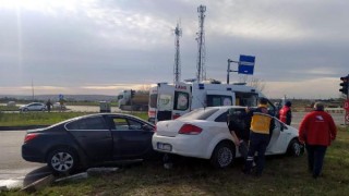 Saray’da iki otomobil çarpıştı: 5 yaralı