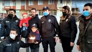 Alperen’e polisten doğum günü sürprizi