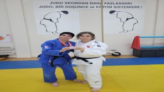 Trakya Üniversitesi öğrencilerinden judoda madalya