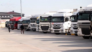 Belarus’a gitmek için yola çıkan TIR şoförleri Kapıkule’de bekliyor