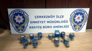 Çerkezköy’de su sayaç hırsızlığı şüphelileri yakalandı