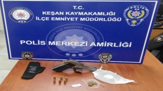 Edirne’de aranması olan şüpheli, silah ve uyuşturucuyla yakalandı