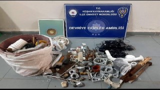 Keşan’da 2 şüpheli çaldıkları eşyalarla polise yakalandı