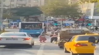 Kadınların sokak ortasındaki kavgası kamerada