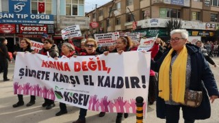 Edirneli kadınlardan şiddete karşı yürüyüş