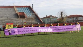 Türk ve Bulgar kadın futbol takımları, kadına şiddete tepki için dostluk maçında karşılaştı