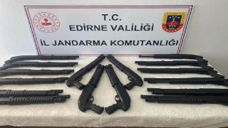 Edirne’de kargo şubesinde 16 pompalı tüfek ele geçirildi