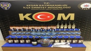 Edirne’de bir araçta 48 şişe kaçak, 6 litre sahte içki ele geçirildi