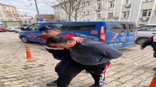 Tartıştığı kardeşinin gözüne bıçak sapladı