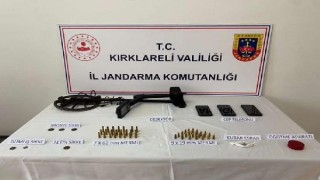 Kırklareli’nde jandarma ekipleri uyuşturucu ve sikke ele geçirdi