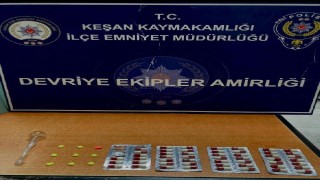 Edirne’de üzerlerinde uyuşturucu hap ele geçirilen 2 şüpheli gözaltına alındı