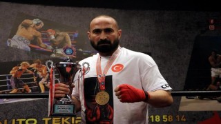 Tekirdağlı kick boksçu Kacır, dünya şampiyonu