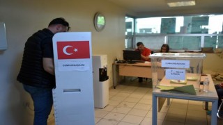 Sınır kapılarında oy kullanma işlemi devam ediyor