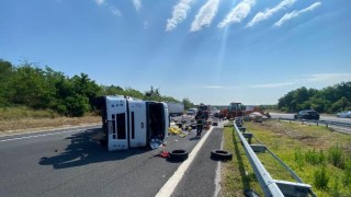 Lüleburgaz’da devrilen TIR’ın sürücüsü yaralandı