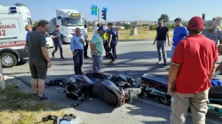 Otobüsün çarptığı motosikletin sürücü öldü, eşi yaralandı