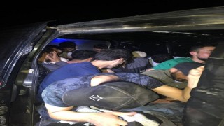 Edirne’de, minibüste 22 kaçak göçmen yakalandı