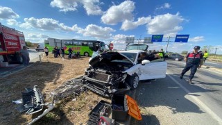 Kırklareli’de iki otomobil çarpıştı: 6 yaralı