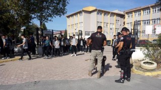 Edirne polisinden okul önlerin sıkı denetim