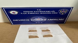 Edirne’de üzerinde uyuşturucuyla yakalanan 2 kişi gözaltına alındı