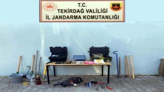 Şarköy’de kaçak kazı yapan 3 şüpheli yakalandı