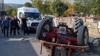Lüleburgaz’da duvara çarpan traktör ters döndü: 1 ölü, 1 yaralı