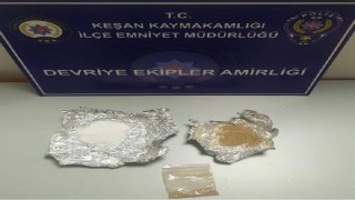Edirne’de üzerinde uyuşturucuyla yakalanan 2 şüpheliye gözaltı