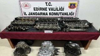 Edirne’de kaçak oto yedek parçası ele geçirildi
