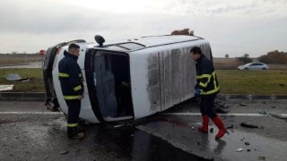 Kırklareli’de otomobil ile minibüs çarpıştı: 1 ölü, 2 yaralı