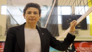 Prof. Dr. Özbar, Paris Olimpiyatları’na Avrupa’dan çağırılan tek kadın voleybol hakemi oldu