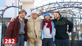Fransız 3 genç yürüyerek Mekke, Kudüs ve İstanbul'a gidiyor