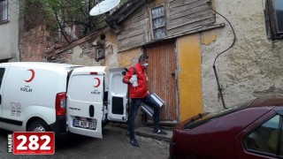 Türk Kızılay Tekirdağ'da ihtiyaç sahiplerine gıda kolisi dağıttı