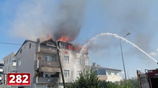 Çerkezköy'de evin çatısı yandı
