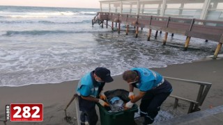 Sahil şeritlerinde temizlik çalışmaları hız kesmeden sürüyor