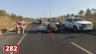 Çorlu'da devrilen otomobilin sürücüsü yaralandı