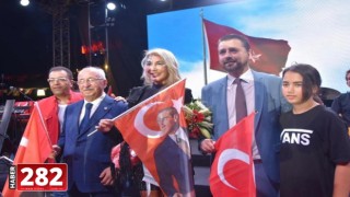 30 AĞUSTOS ZAFER BAYRAMI’NDA ŞARKÖY'DE HANDE YENER RÜZGÂRI ESTİ